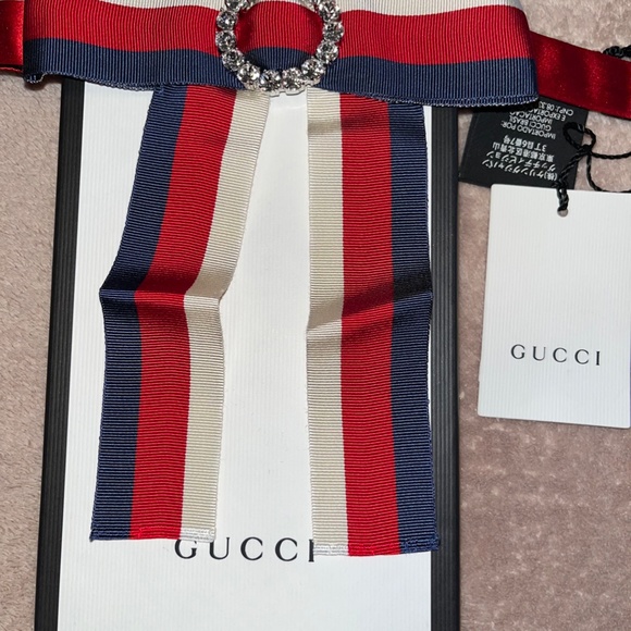 Gucci Neck Tie Bow - Picture 2 of 3